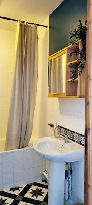 Le Duplex Du Centre - Ideal Pour Un Sejour Detente ! Saint-Savinien 외부 사진