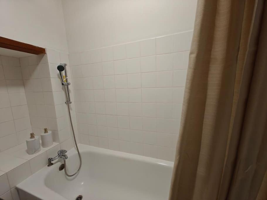 Le Duplex Du Centre - Ideal Pour Un Sejour Detente ! Saint-Savinien 외부 사진