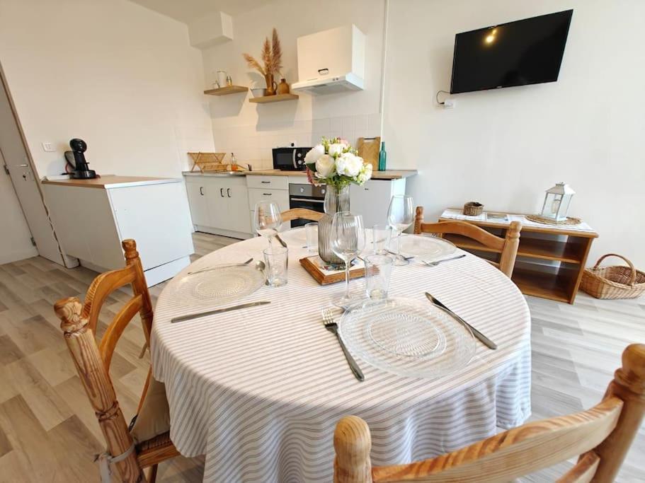 Le Duplex Du Centre - Ideal Pour Un Sejour Detente ! Saint-Savinien 외부 사진